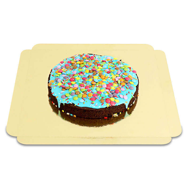 Brownie-tÄrta med chokladlinsdekoration