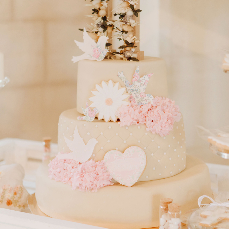 White Wedding Bröllopstårta