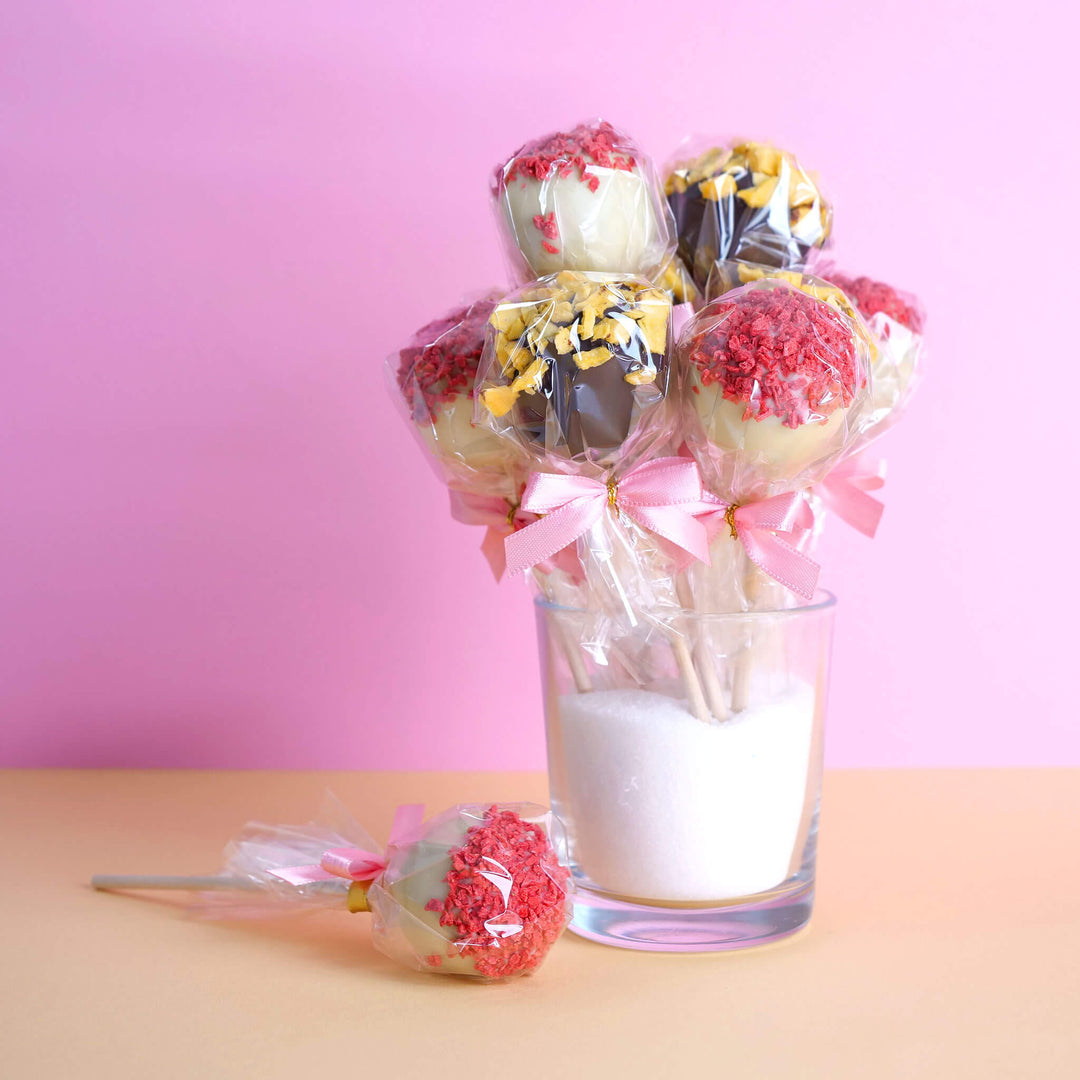 Cake-Pops mit Orange- & Erdbeer-Crisp (12 Stück)