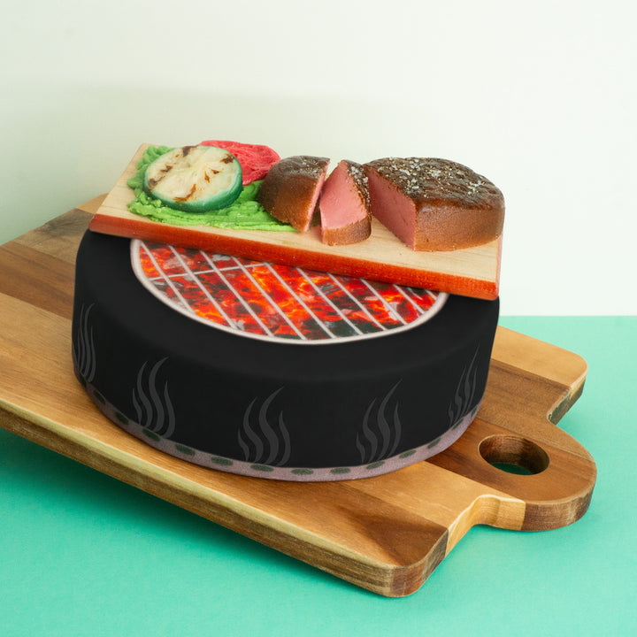 Grilltårta med ätbart grillgodis i marsipan