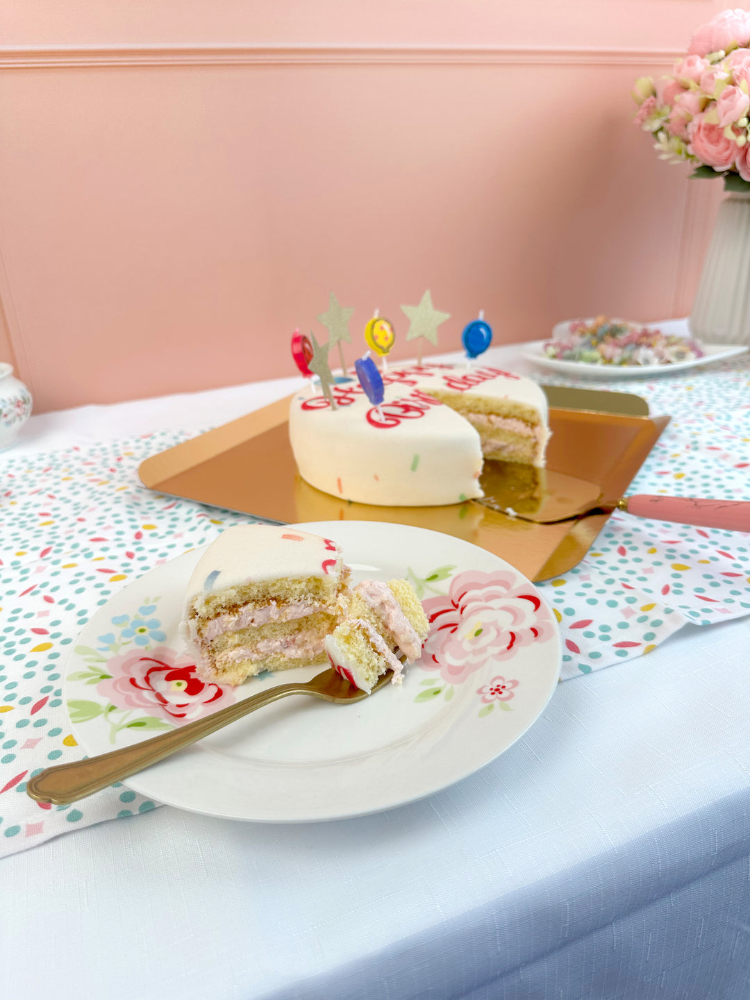 Happy Birthday tårta, rosa