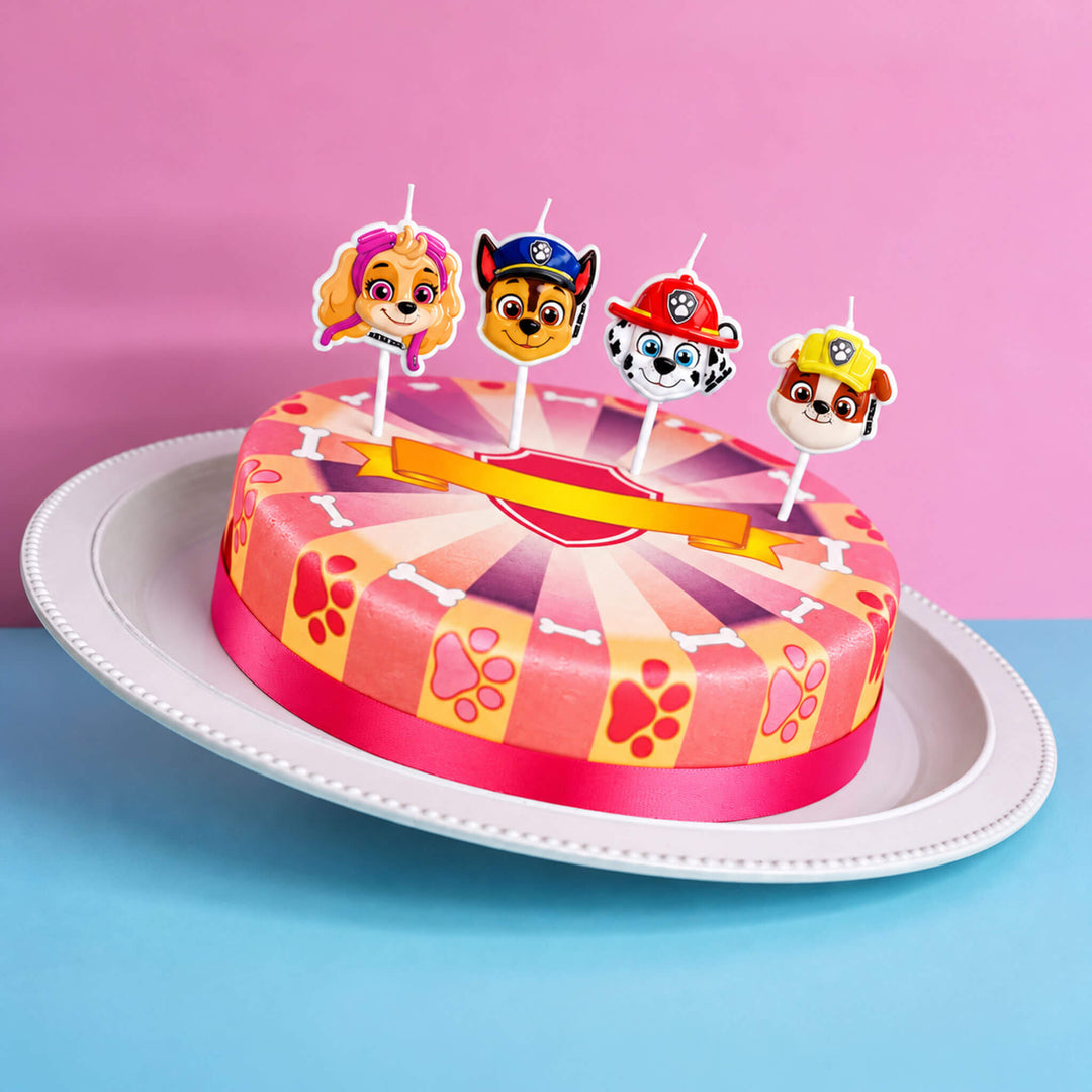 Paw Patrol® på en rosa hundtassetårta
