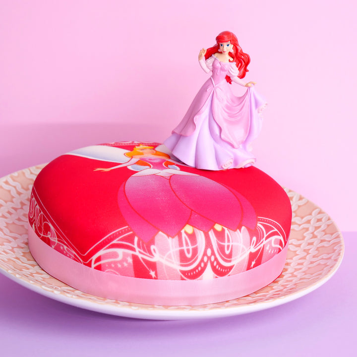 Disney®prinsessan Ariel® på rosa tårta