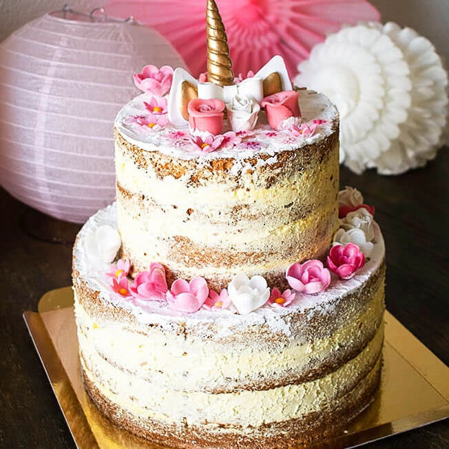 Naked Cake tvåvåningstårta