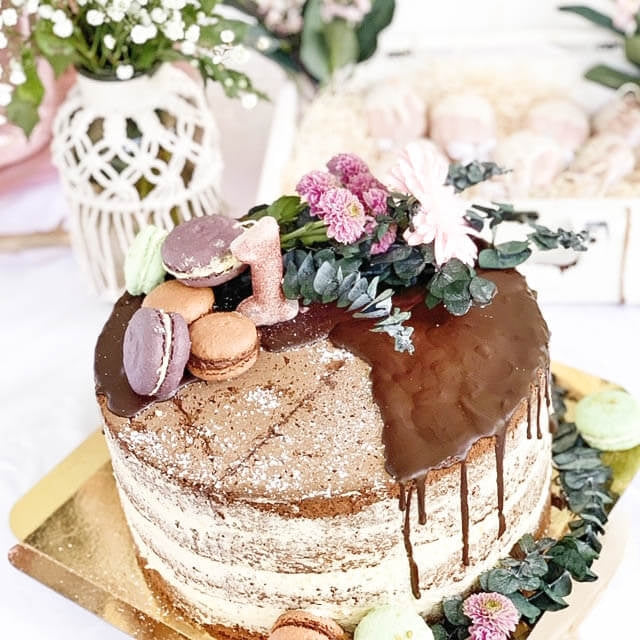 Naked Cake Stor