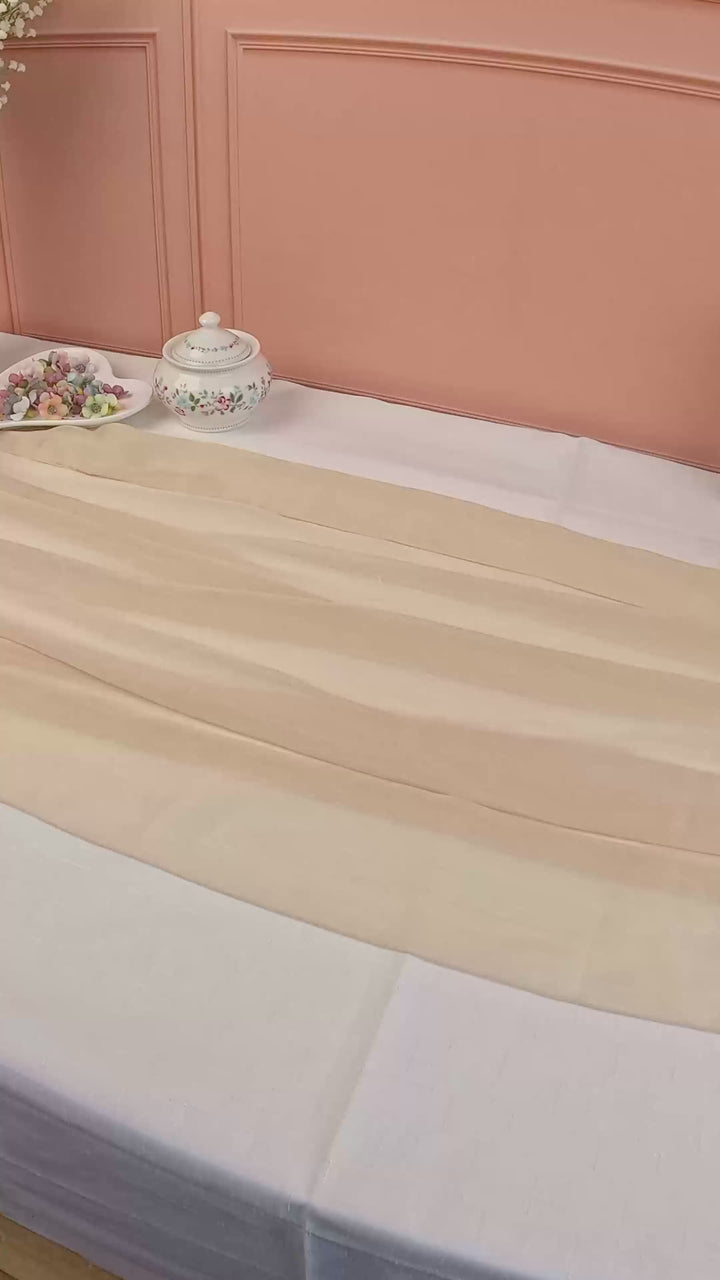 Svart tårta med tårtband