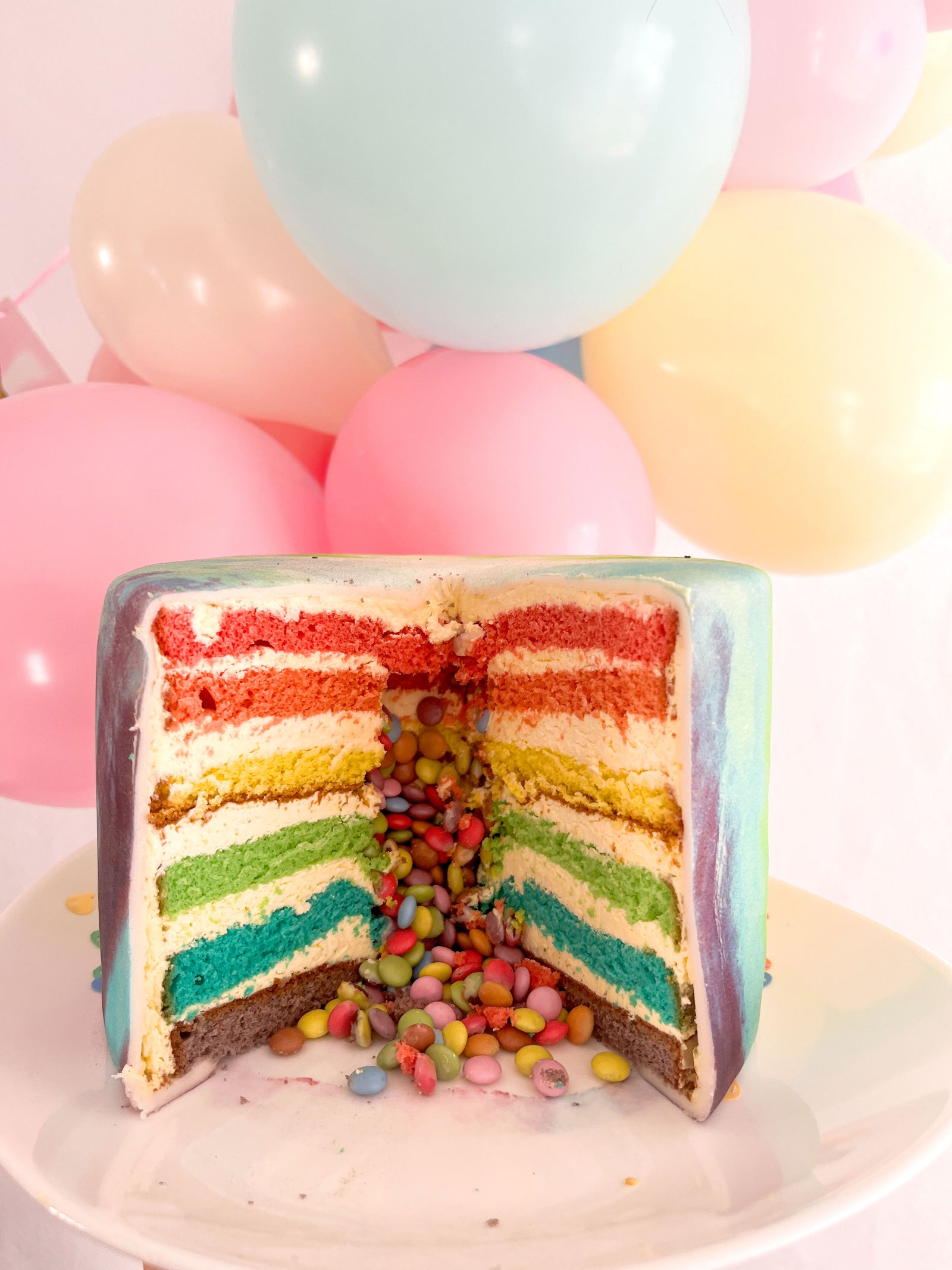 rainbow-pride-cake