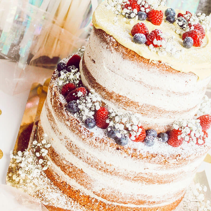 Naked Cake tvåvåningstårta